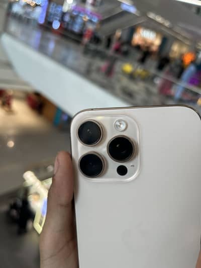 iPhone 16 Pro Max jv