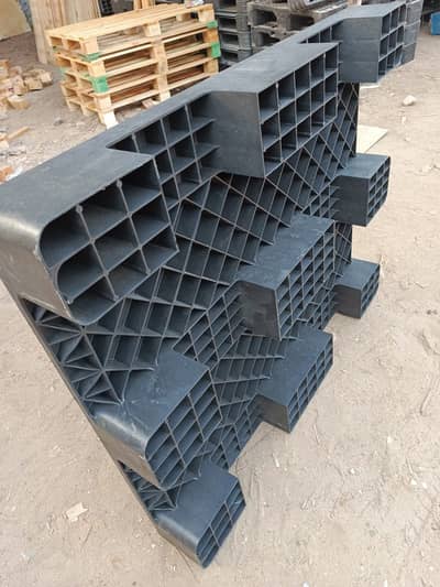 Plastic Pallets | Industrial Pallets | Wooden Pallets | Iron Pallet