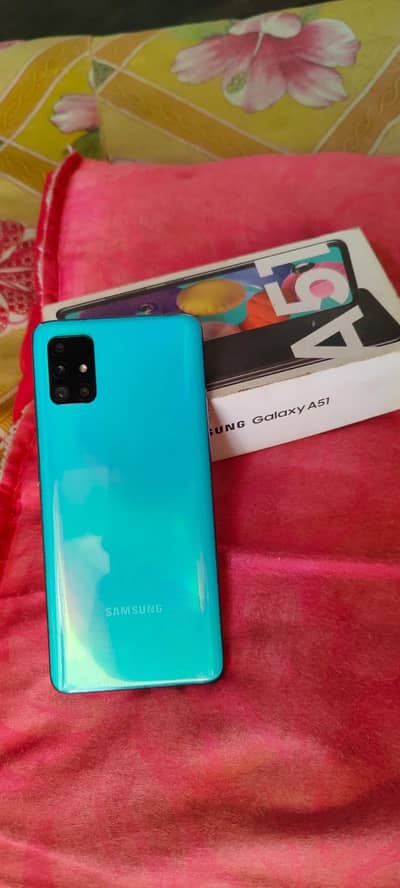 i am selling my Samsung Mobile A51 just penal change