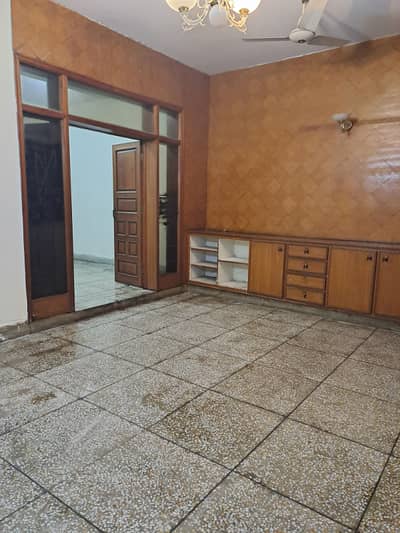 JOHAR TOWN PHASE 2 PORTION FOR RENT