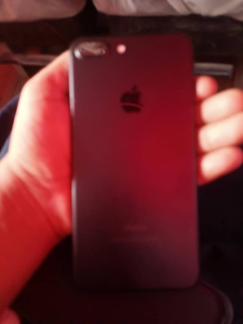 Apple iPhone 7 Plus 2