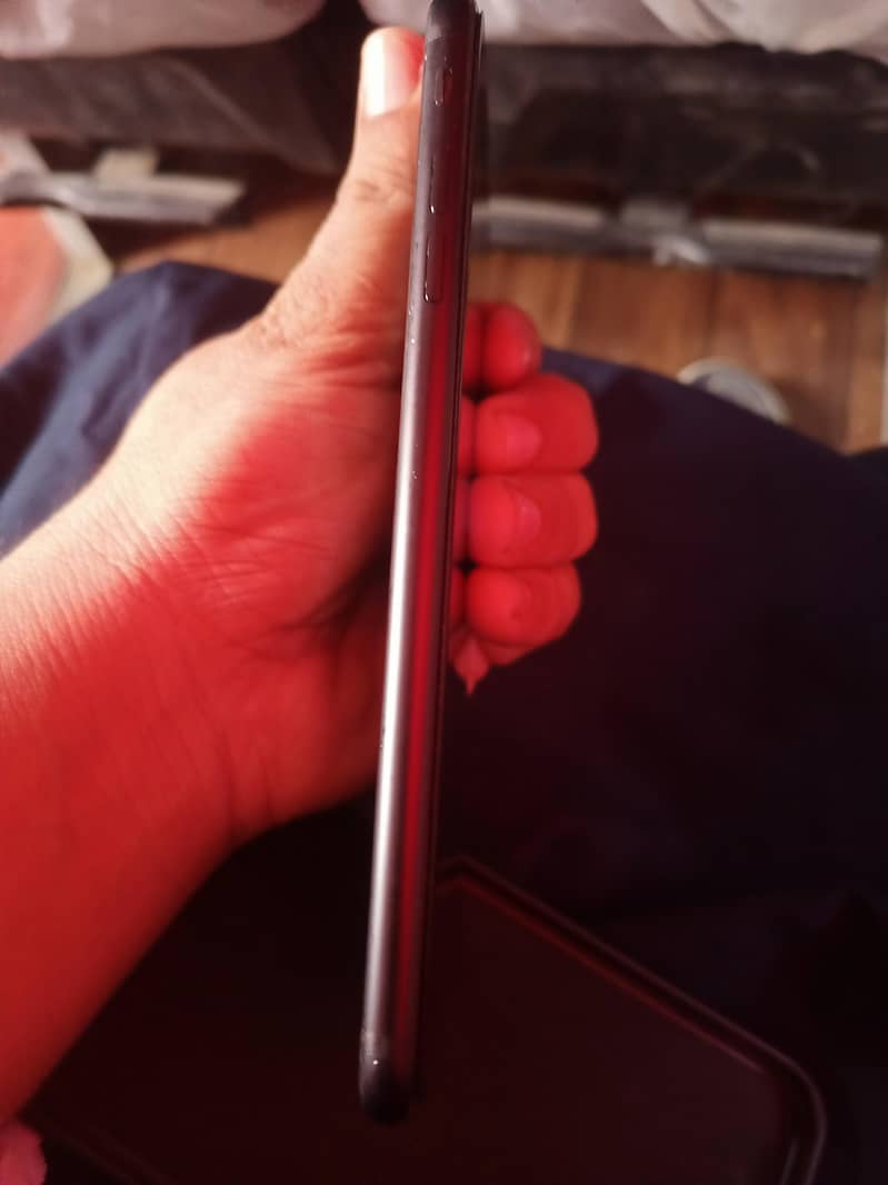 Apple iPhone 7 Plus 4