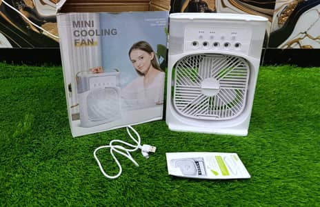 Portable 3 In 1 Humidifier Mist Fan Mini Air Cooler USB Mini fan LED