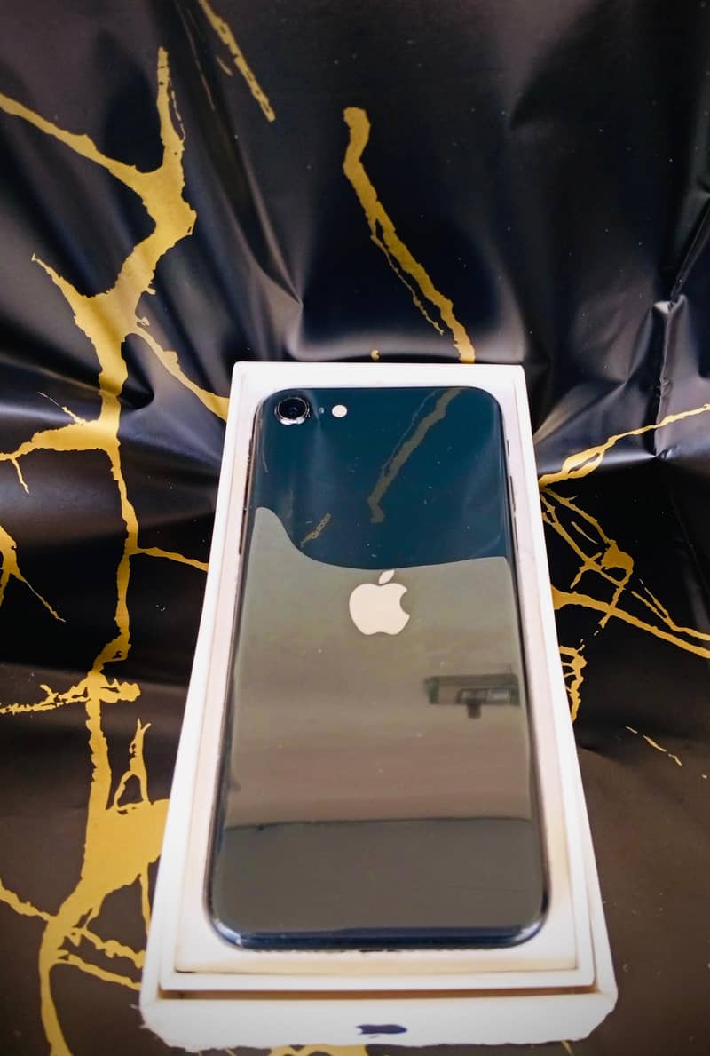 Apple iPhone SE 3