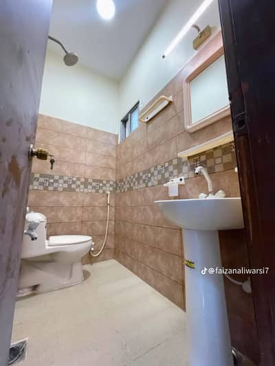 Sale 120 yards Rufi fountain 1 unit banglow Near johar chowrangi