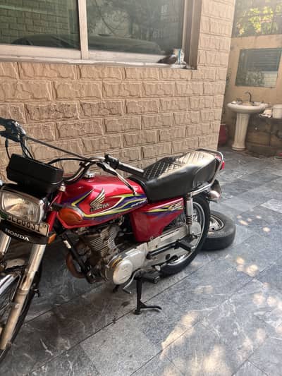 Honda 125 kick start