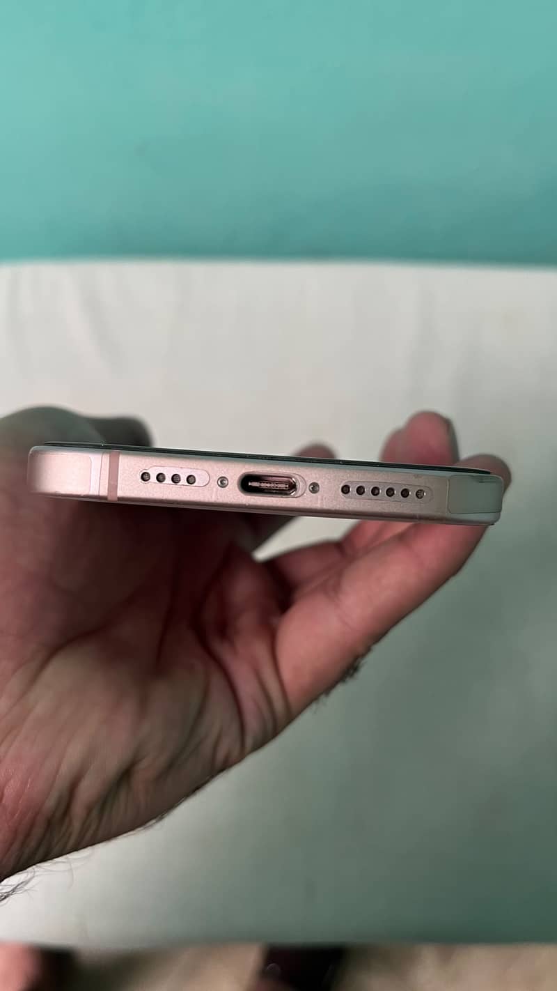 Apple iPhone 15 plus 8