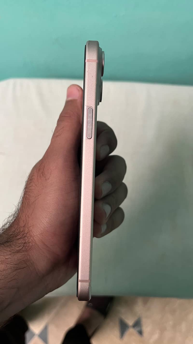 Apple iPhone 15 plus 9
