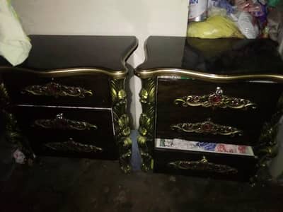 Side table and shinghar maiz