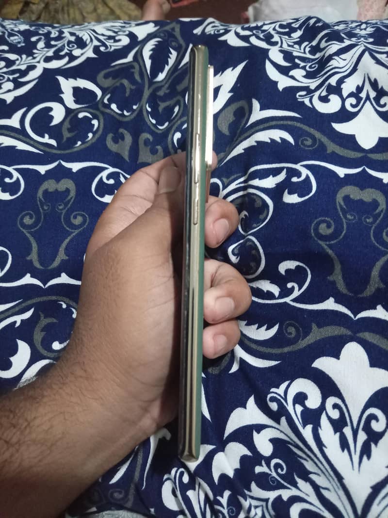 Infinix Note 40 Pro 3