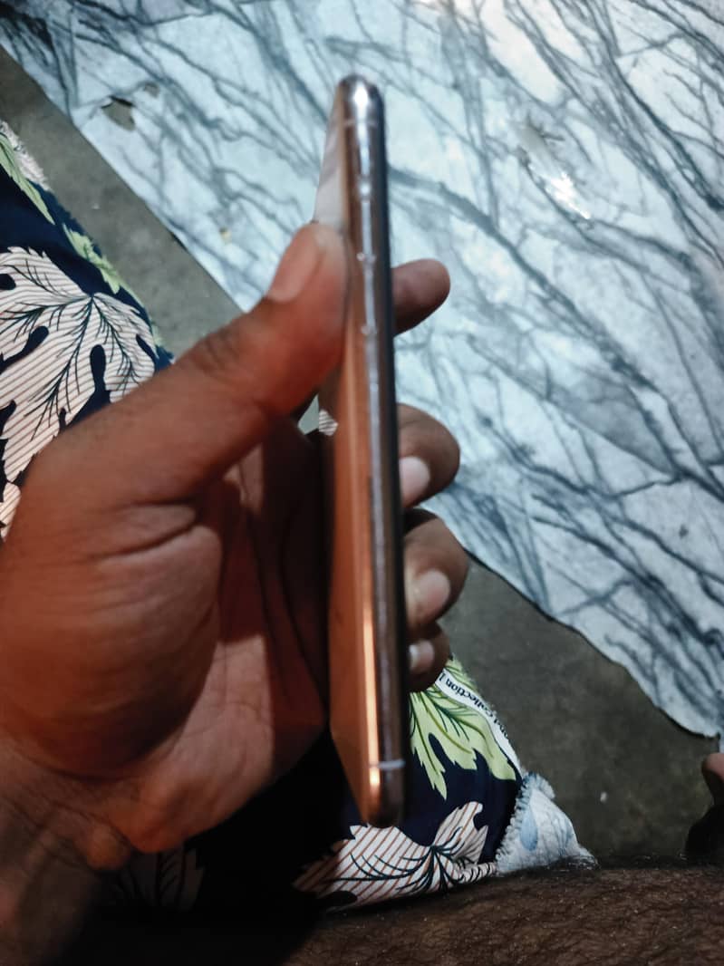 Apple iPhone X 2