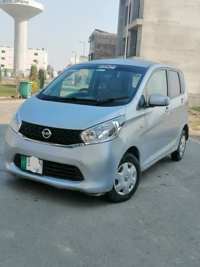 Japanese Nissan dayz automotic car 22km fuel average in city with Ac