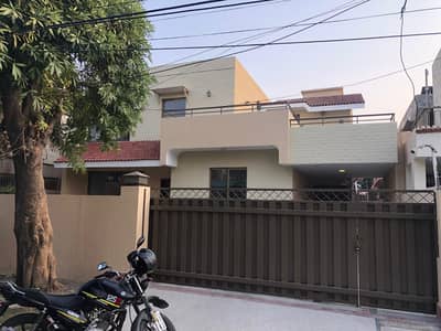 One Kanal Used Modern Design Bungalow For Sale At Prime Location Of DHA Lahore Near To Park & Commercial Market