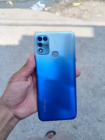 Infinix hot 11 play 4/64 all ok hai for sale 03157771357