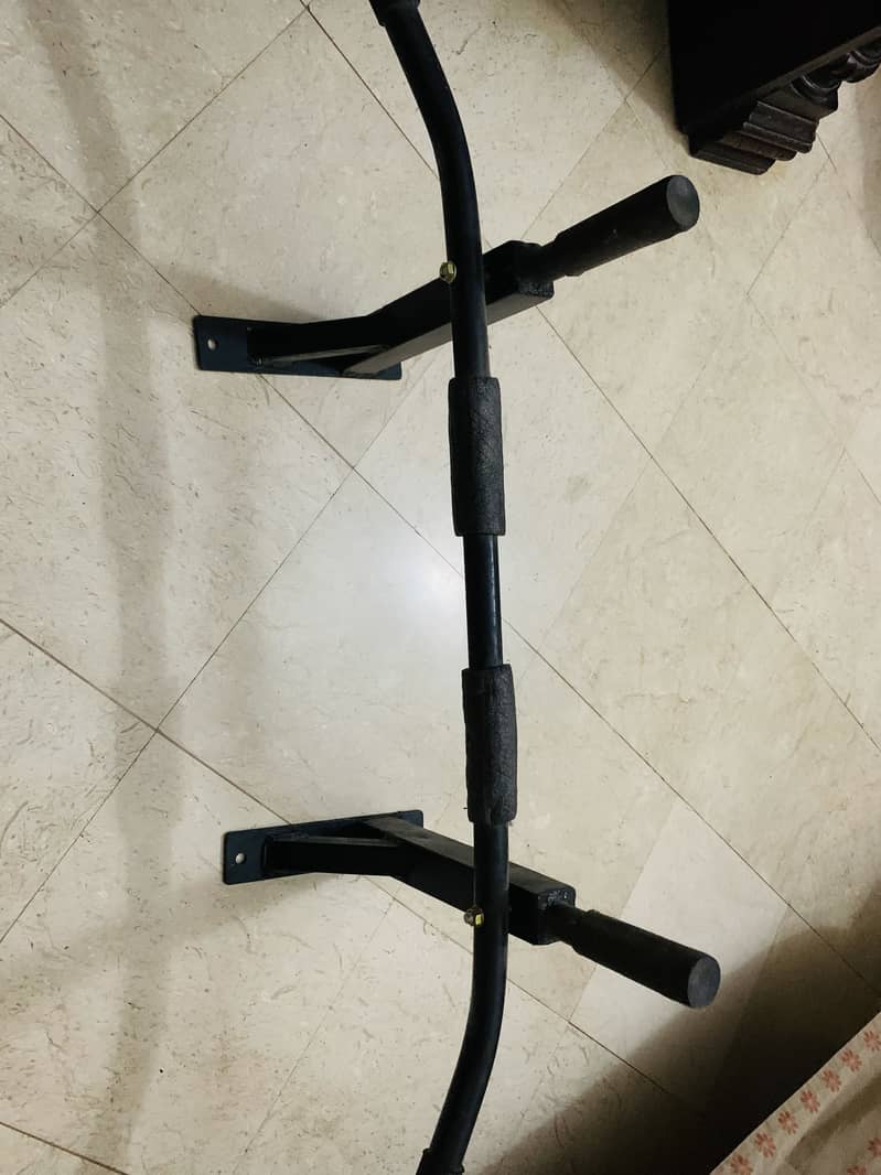 Pull up bar 0