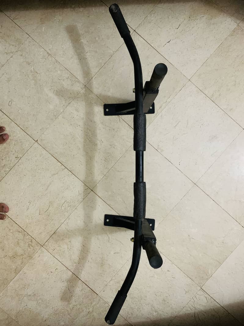 Pull up bar 1
