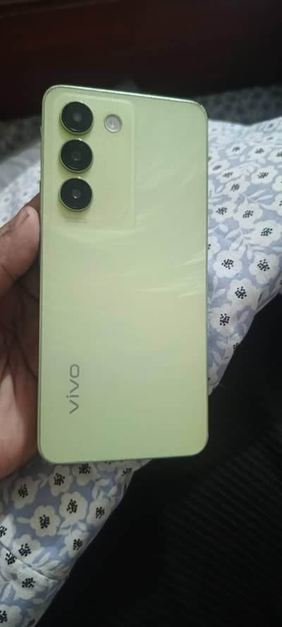 Vivo Y100