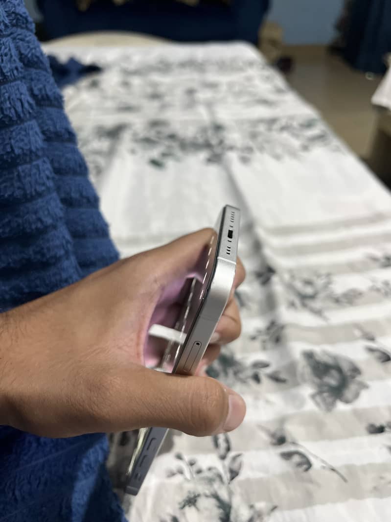 Apple iPhone 12 2
