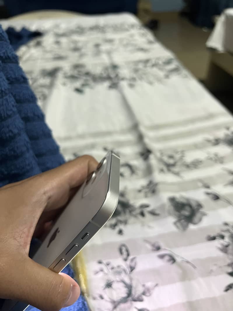 Apple iPhone 12 3