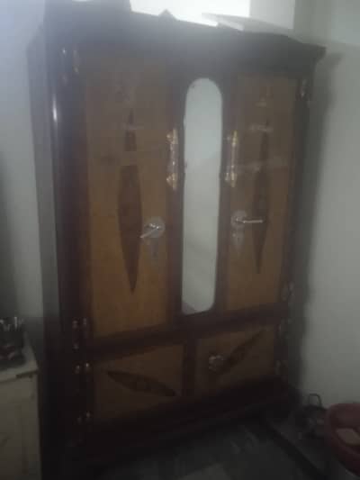 Lohay wali Almari urgent sale