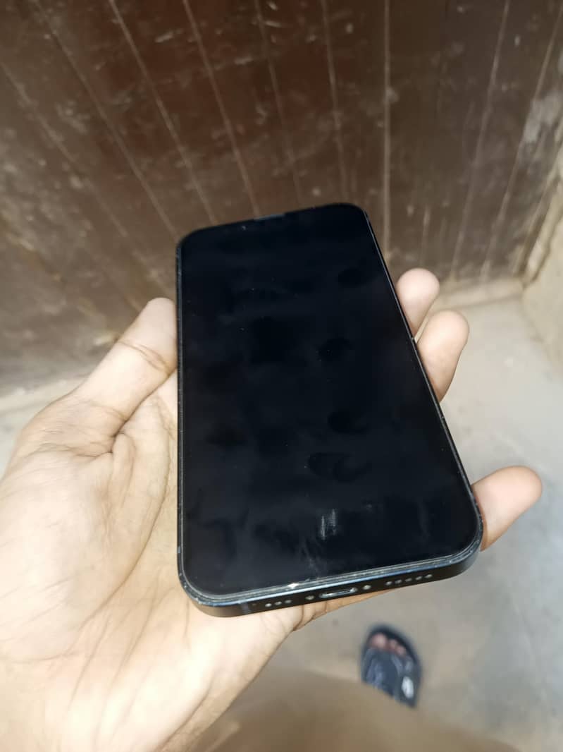 Apple iPhone 13 1