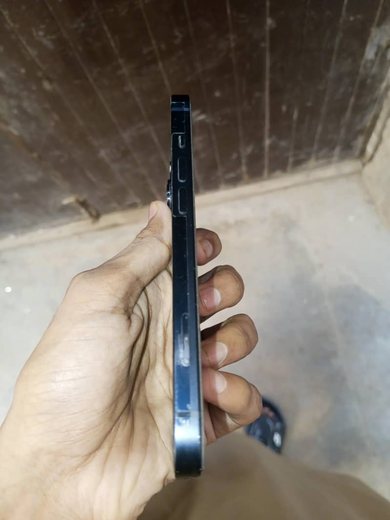 Apple iPhone 13 3