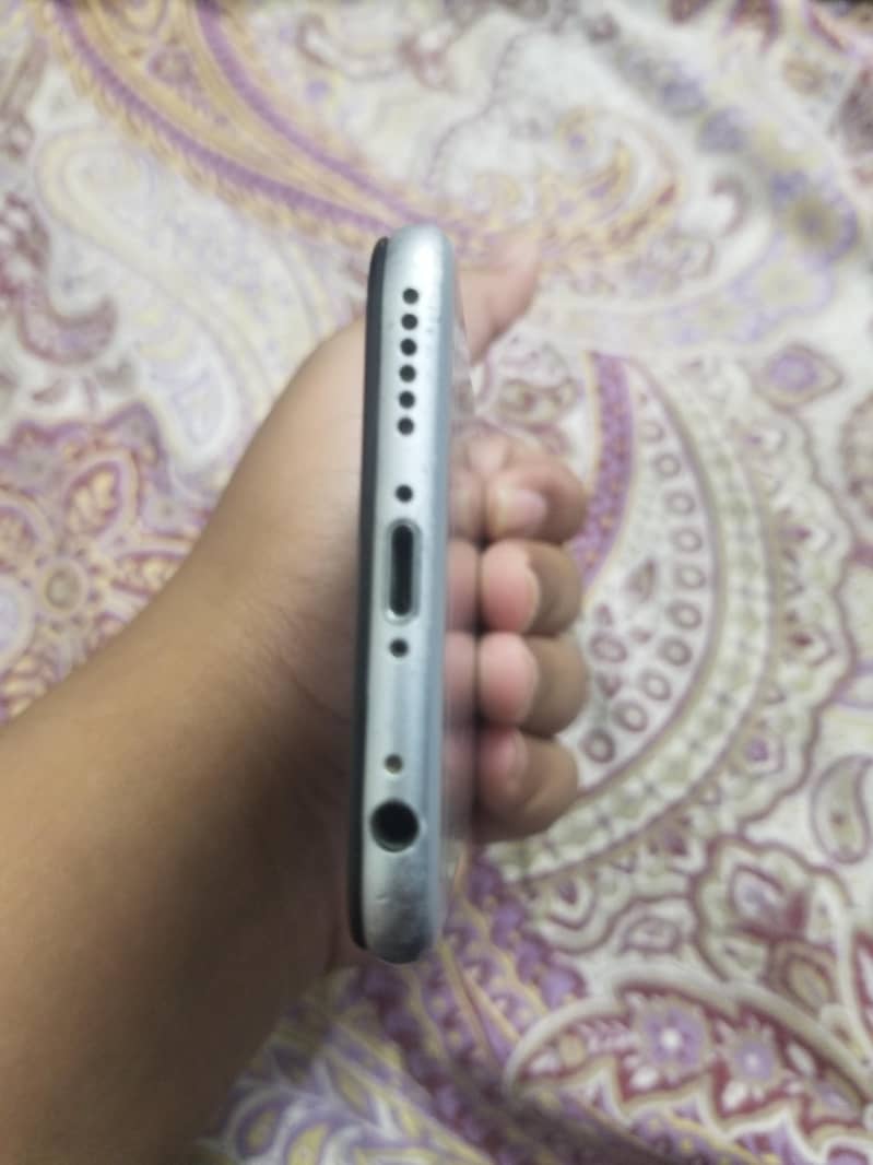 Apple iPhone 6S 3
