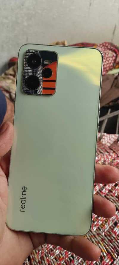 Realme C35