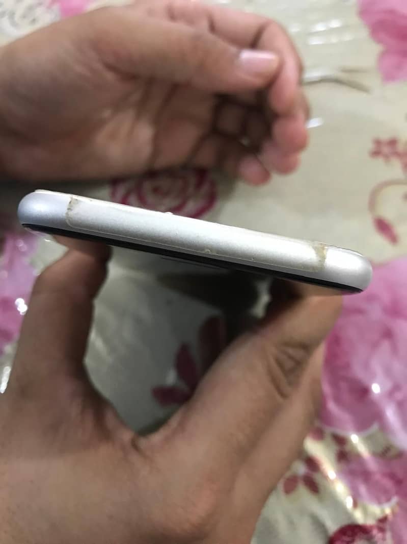 Apple iPhone SE 3