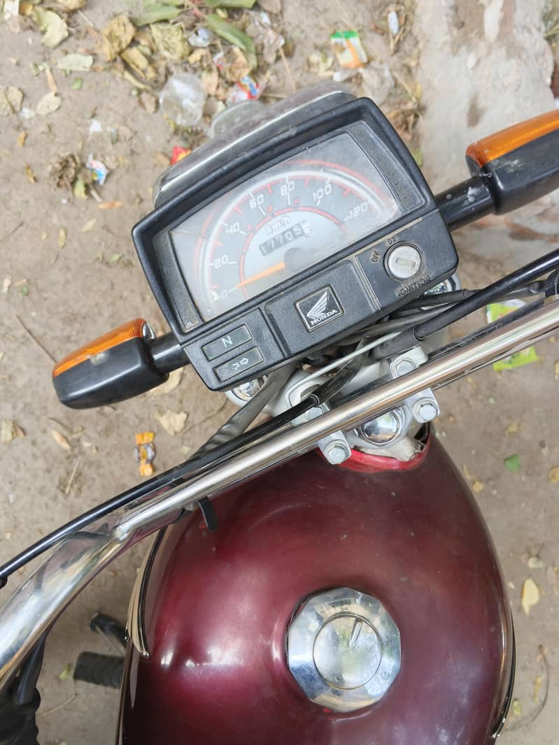 Honda CD70 3
