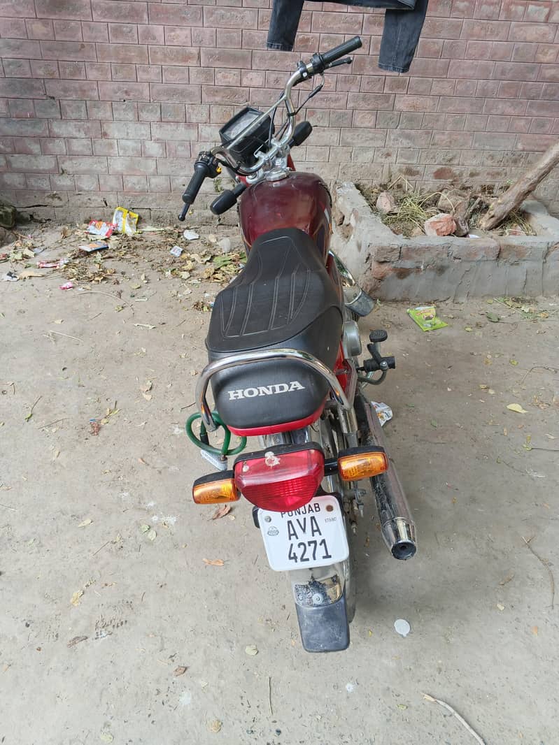 Honda CD70 5