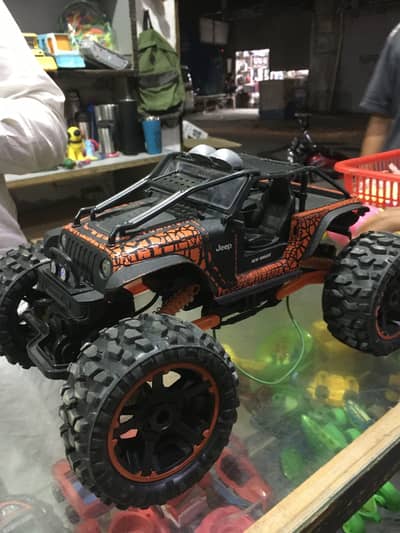 Hamara pas har ta ra ka toys ho ta ha