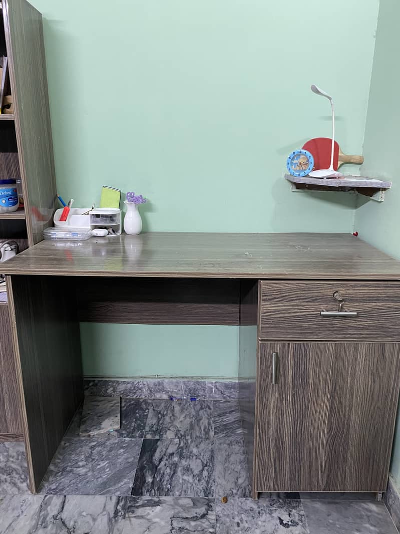 Study table 0