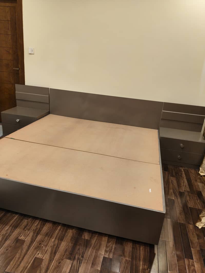 bed with side table 1