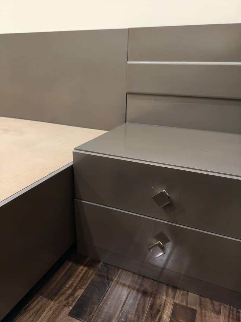bed with side table 2