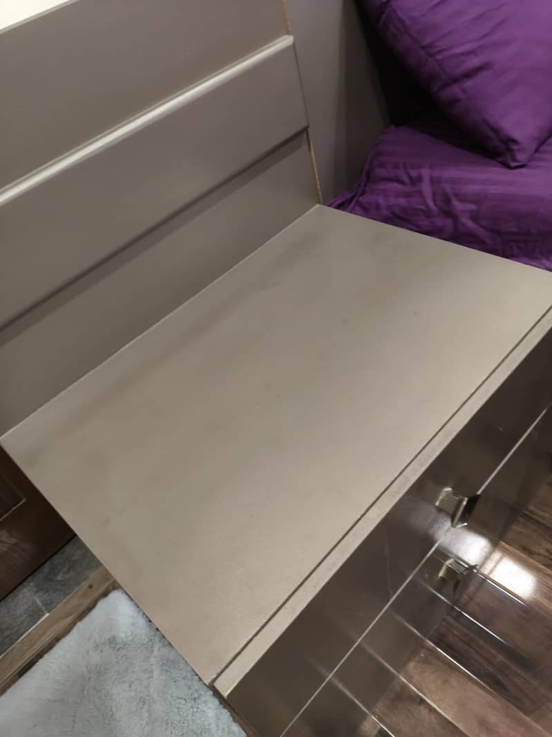bed with side table 5