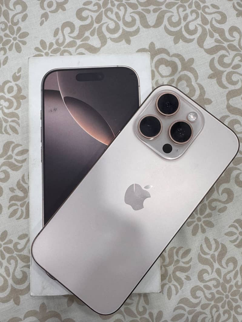 Apple iPhone 16 Pro 0
