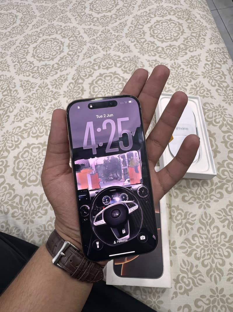 Apple iPhone 16 Pro 4