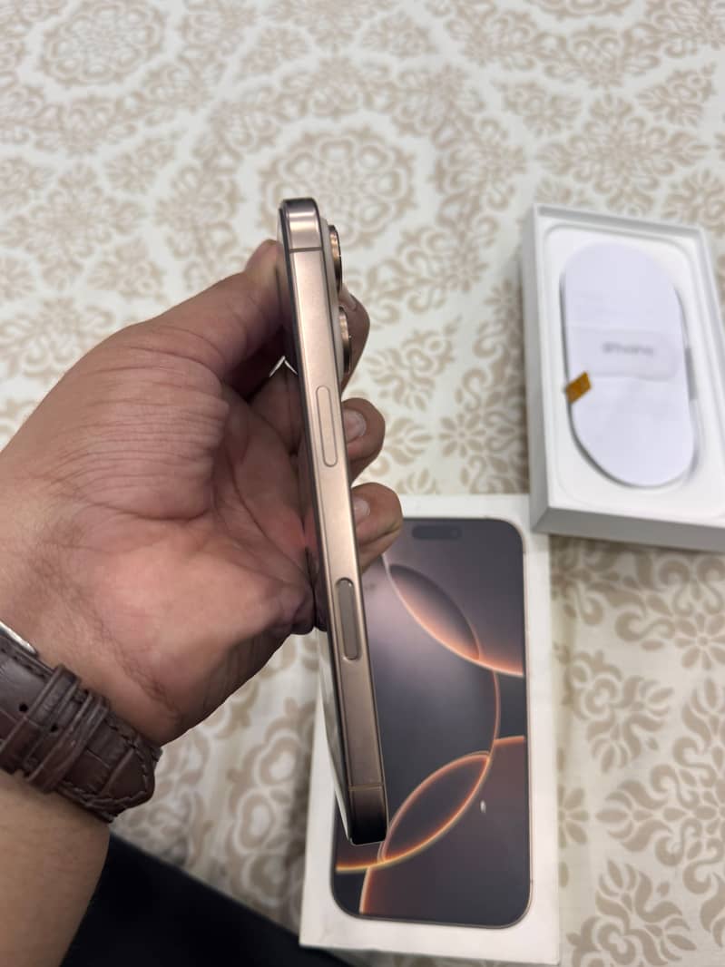 Apple iPhone 16 Pro 5