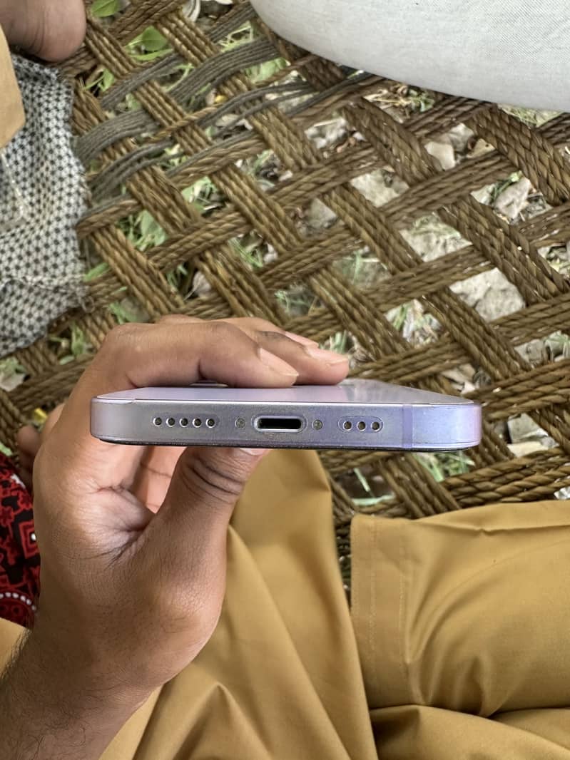 Apple iPhone 12 3
