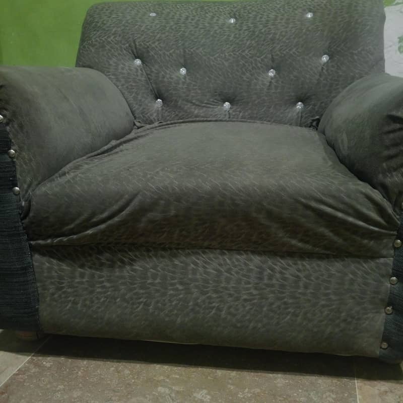 2 seater sofas sell 1