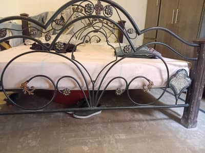 Strong Iron Bed For Sale With Spring Mattres