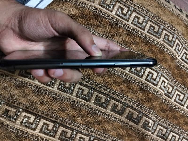 iPhone 11 Pro Max 1