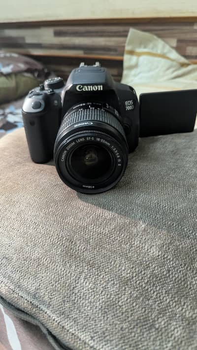 CANON 700D