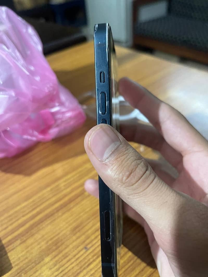 Apple iPhone 13 2