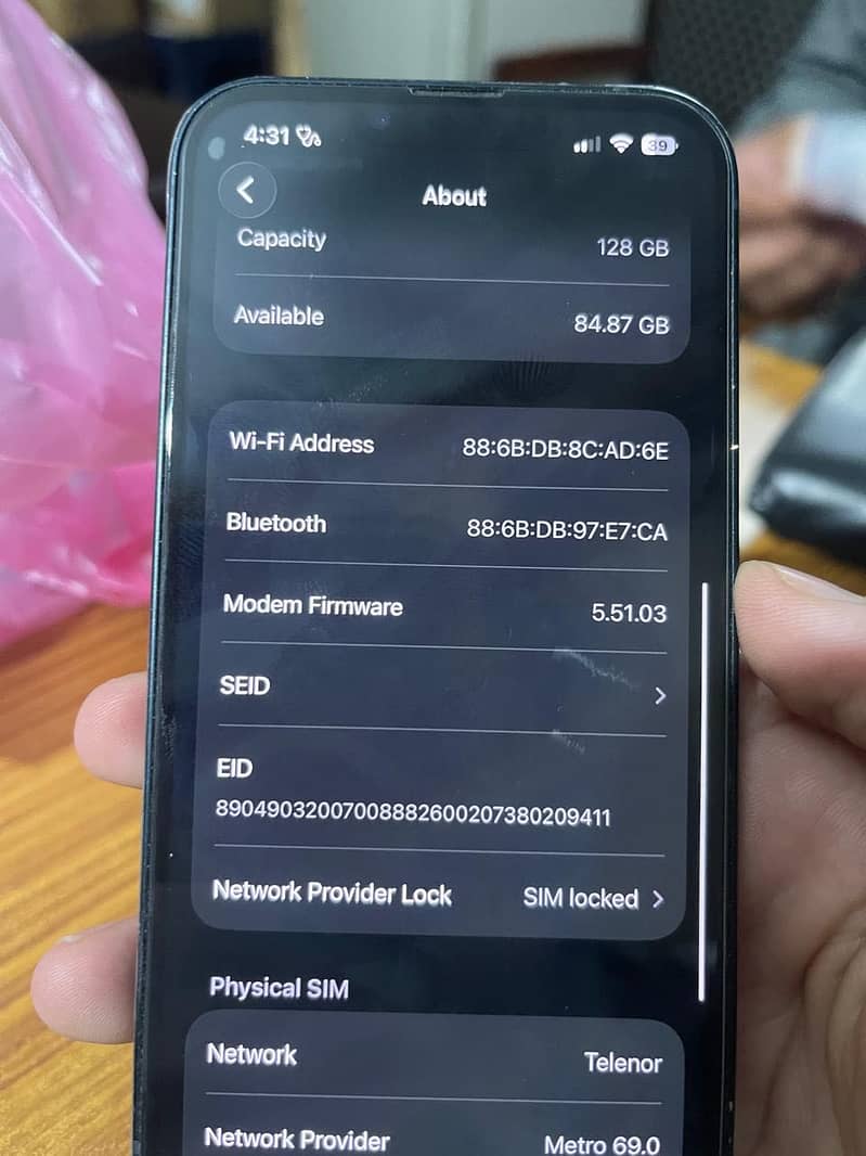 Apple iPhone 13 4