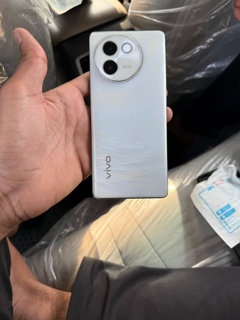 Vivo V30 e 1
