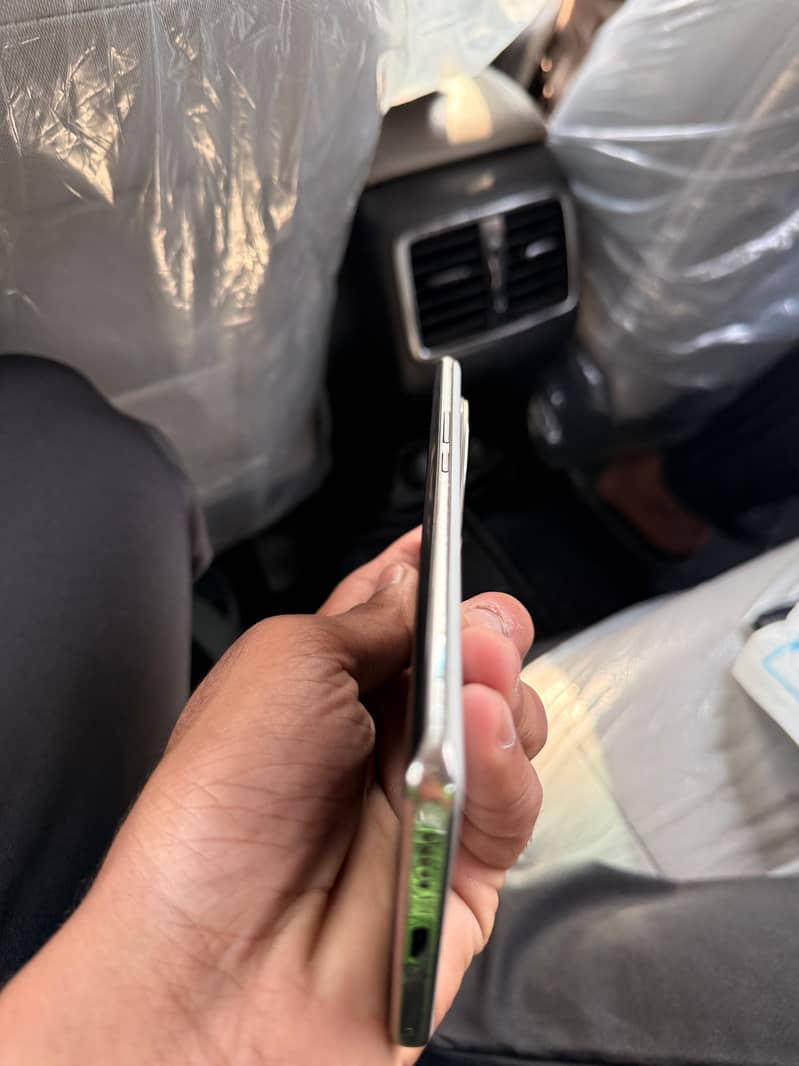 Vivo V30 e 3
