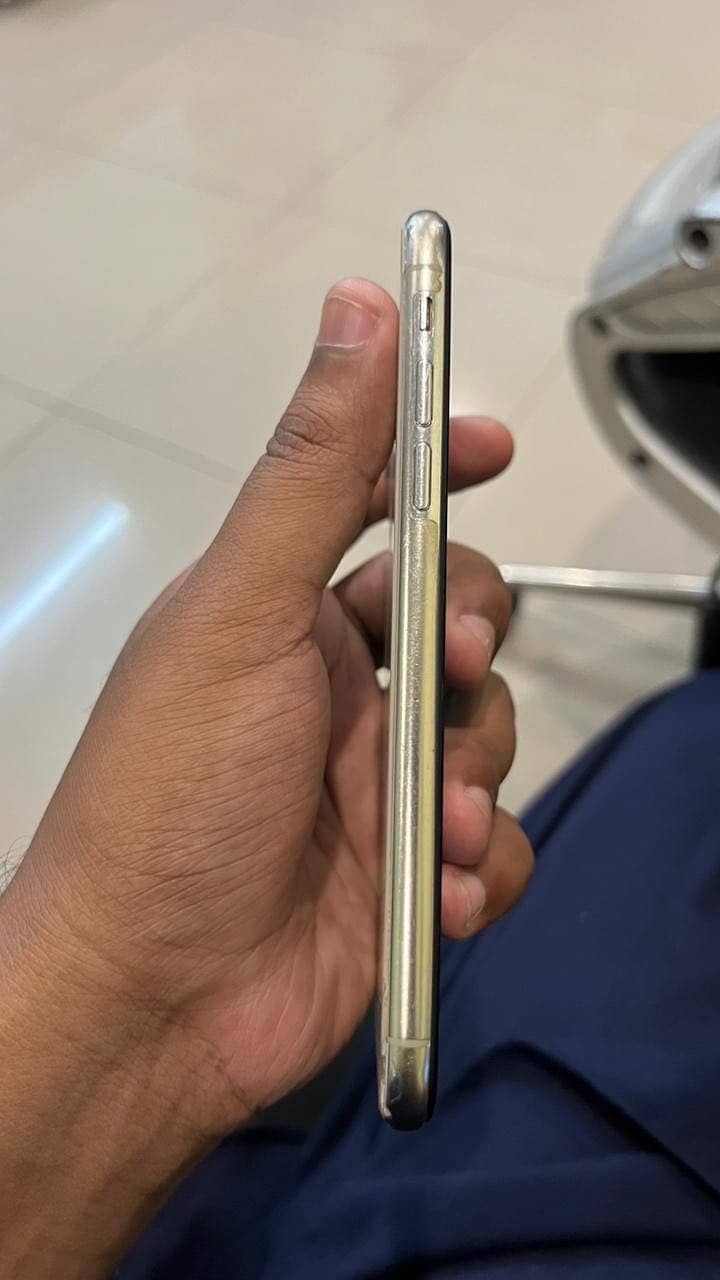 Apple iPhone X 5