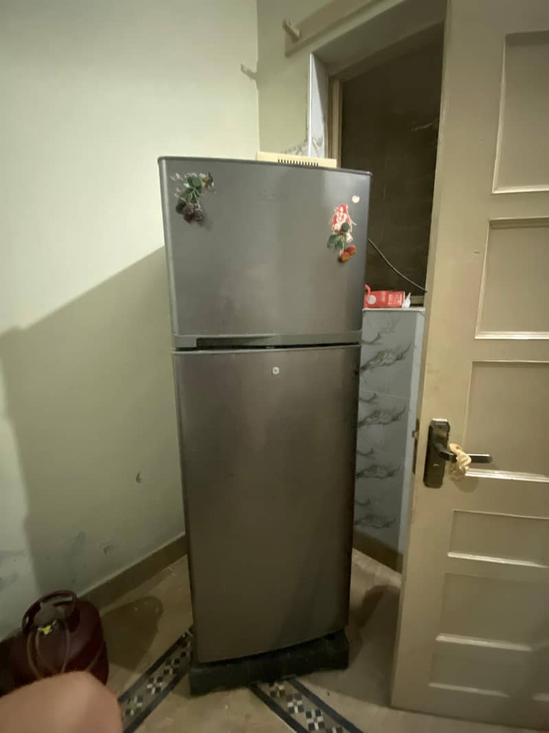 Refrigerator 0